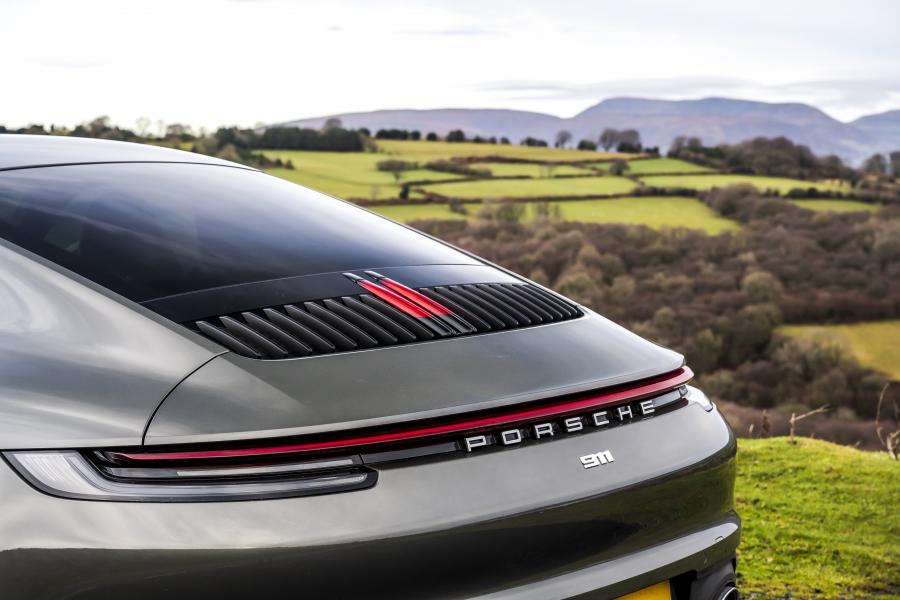 Детали экстерьера Porsche 911 Carrera (992) 2019 года  (UK) (фото 24 из 32)